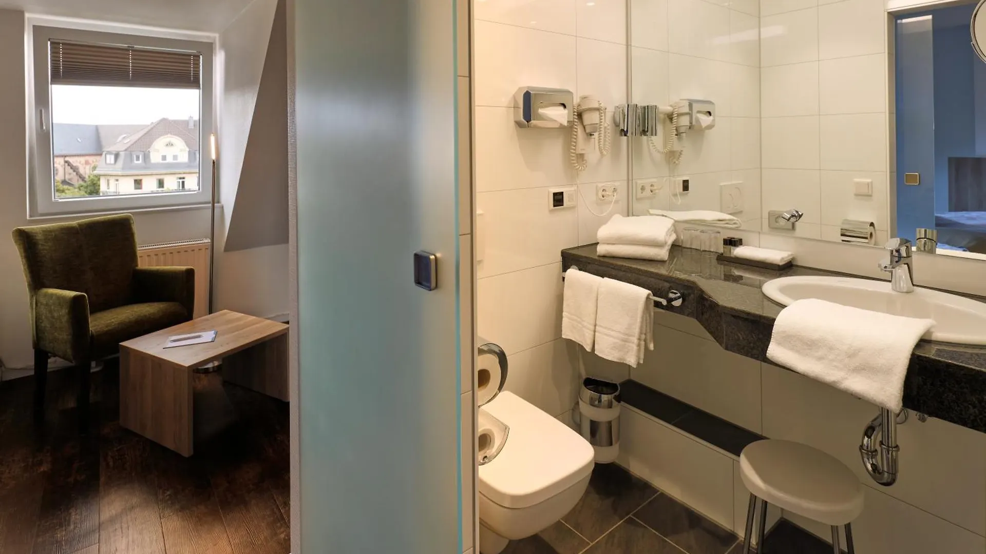 Trip Inn Hotel Esplanade, Duesseldorf 4*, Dusseldorf