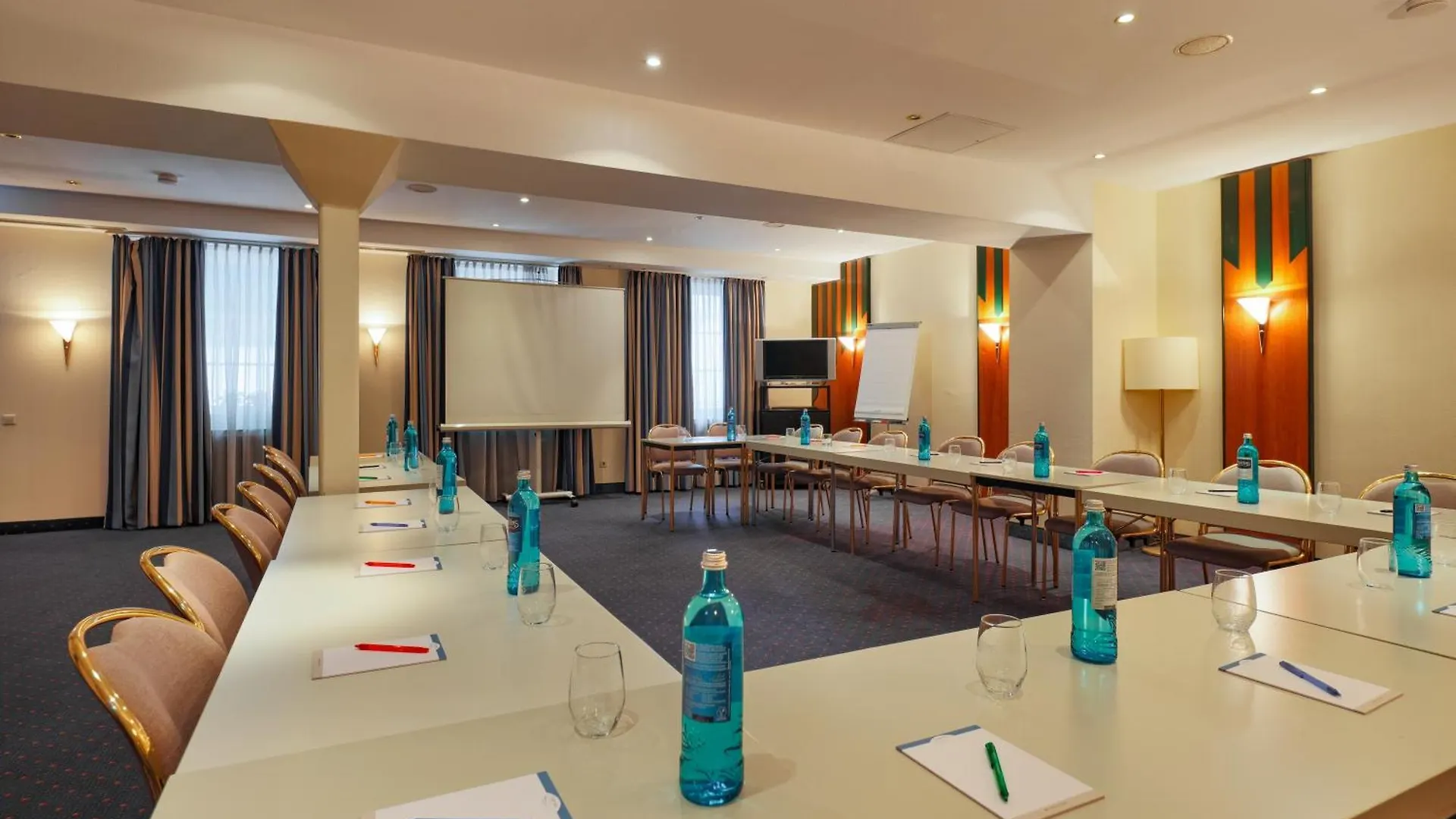 Trip Inn Hotel Esplanade, Duesseldorf 4*, Dusseldorf