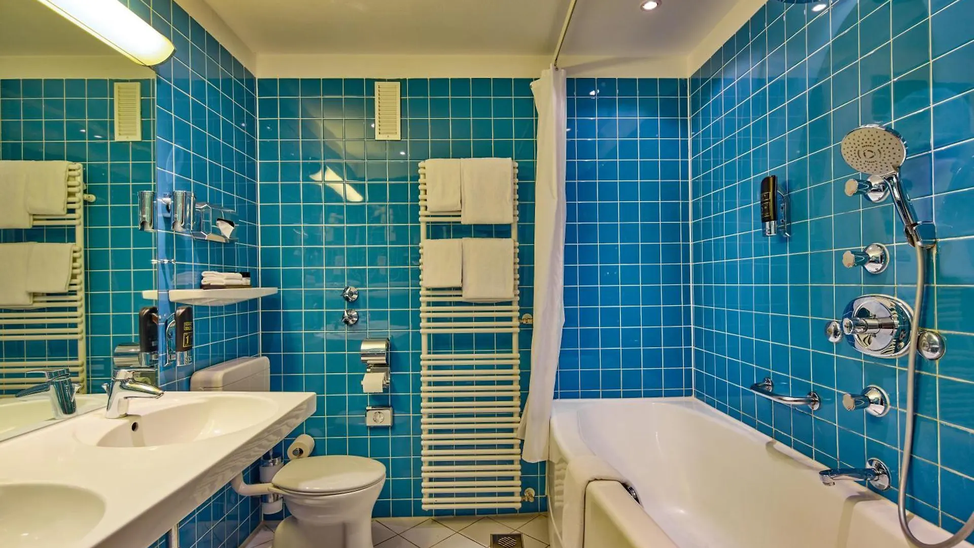 Trip Inn Hotel Esplanade, Duesseldorf 4*, דיסלדורף גרמניה